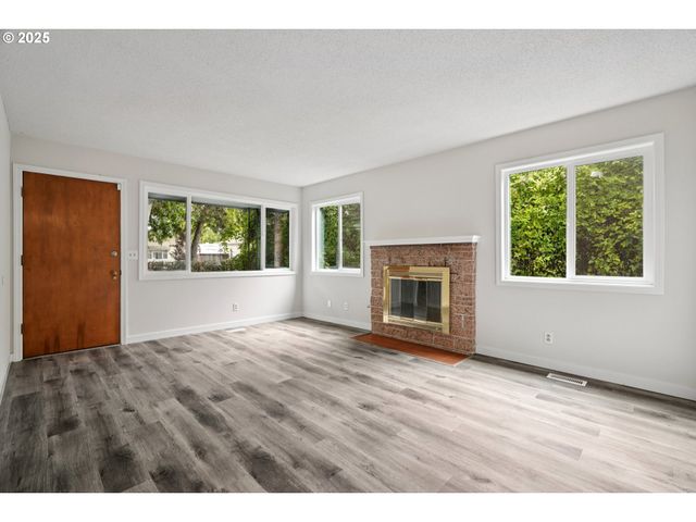 245 Ne 4th Ave, Hillsboro, OR 97124