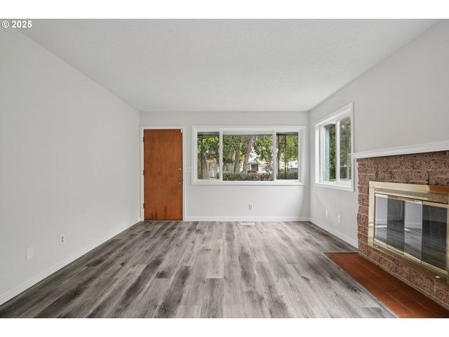 245 Ne 4th Ave, Hillsboro, OR 97124