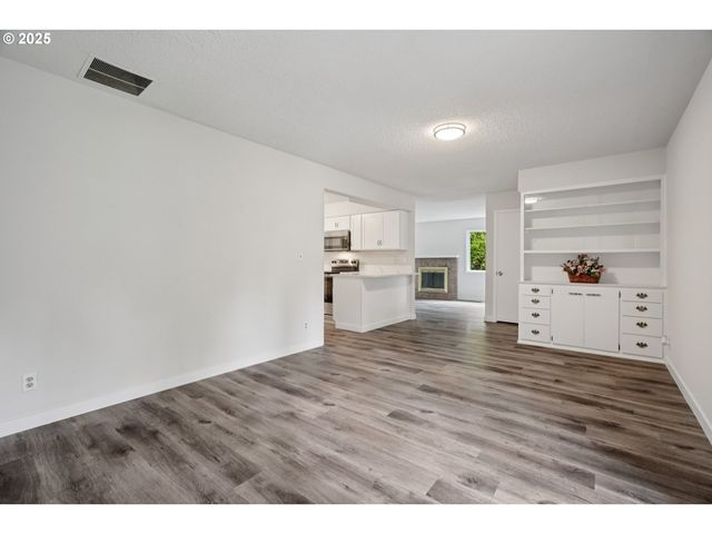 245 Ne 4th Ave, Hillsboro, OR 97124