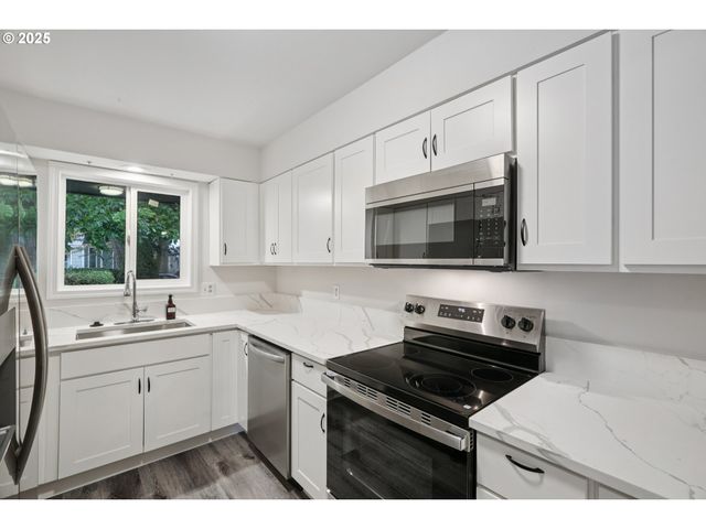 245 Ne 4th Ave, Hillsboro, OR 97124