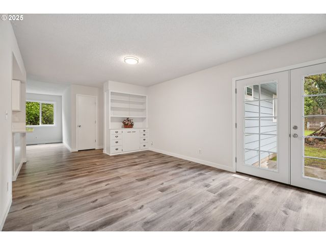 245 Ne 4th Ave, Hillsboro, OR 97124