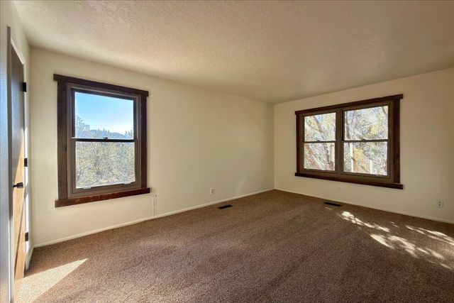 311 Calle Loma Norte, Santa Fe, NM 87501