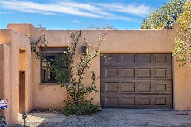 311 Calle Loma Norte, Santa Fe, NM 87501