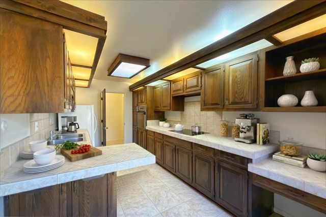 311 Calle Loma Norte, Santa Fe, NM 87501