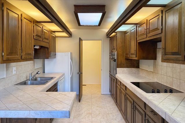 311 Calle Loma Norte, Santa Fe, NM 87501