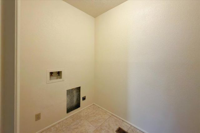 311 Calle Loma Norte, Santa Fe, NM 87501