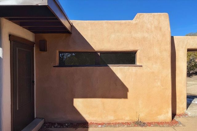 311 Calle Loma Norte, Santa Fe, NM 87501