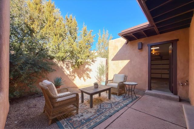 311 Calle Loma Norte, Santa Fe, NM 87501