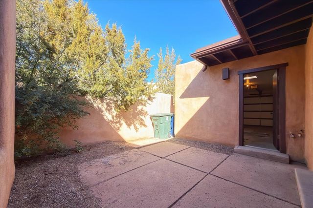 311 Calle Loma Norte, Santa Fe, NM 87501