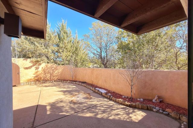 311 Calle Loma Norte, Santa Fe, NM 87501