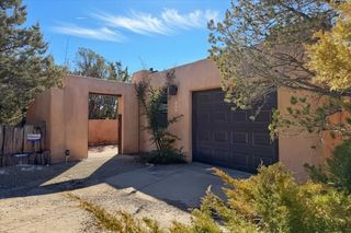 311 Calle Loma Norte, Santa Fe, NM 87501