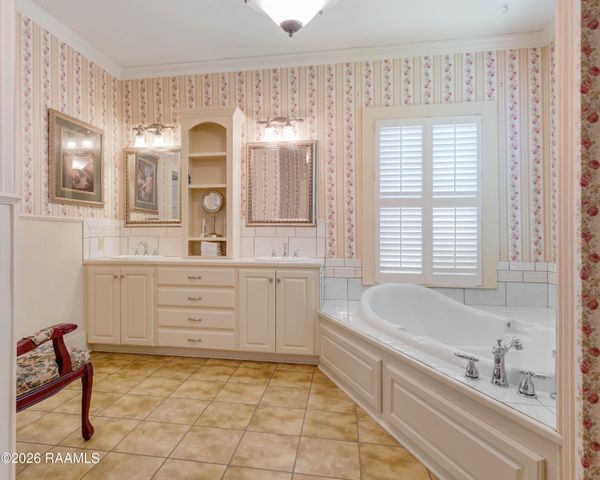 111 S Poydras Street, Breaux Bridge, LA 70517