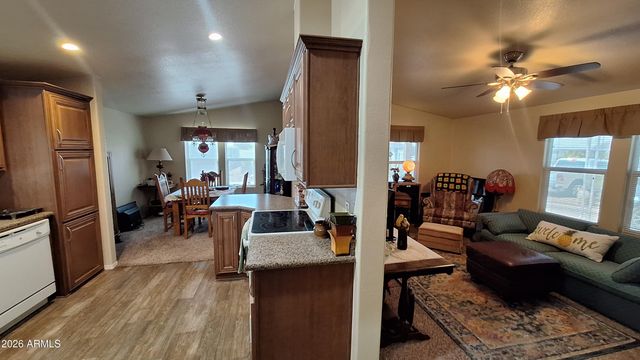 6960 W Peoria Avenue 68, Peoria, AZ 85345