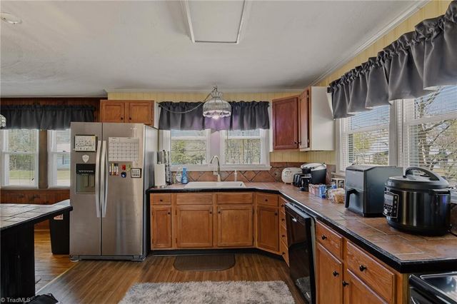 4585 Oak Ridge Drive, Winston-salem, NC 27105