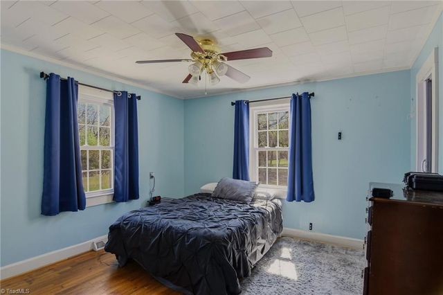 4585 Oak Ridge Drive, Winston-salem, NC 27105