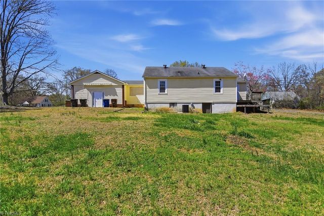 4585 Oak Ridge Drive, Winston-salem, NC 27105