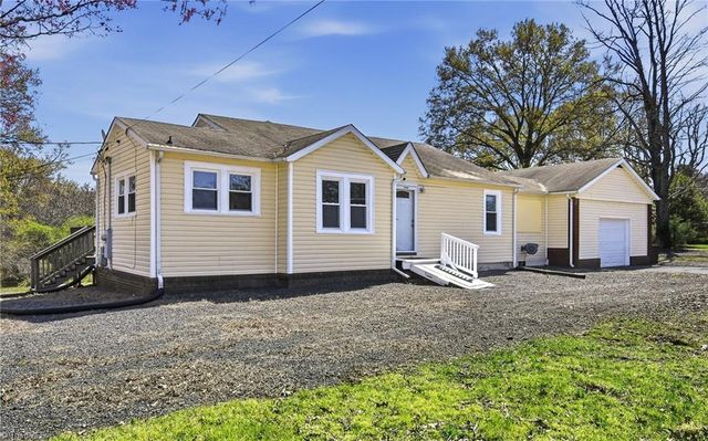 4585 Oak Ridge Drive, Winston-salem, NC 27105