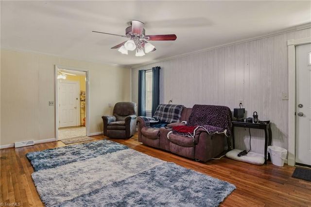 4585 Oak Ridge Drive, Winston-salem, NC 27105