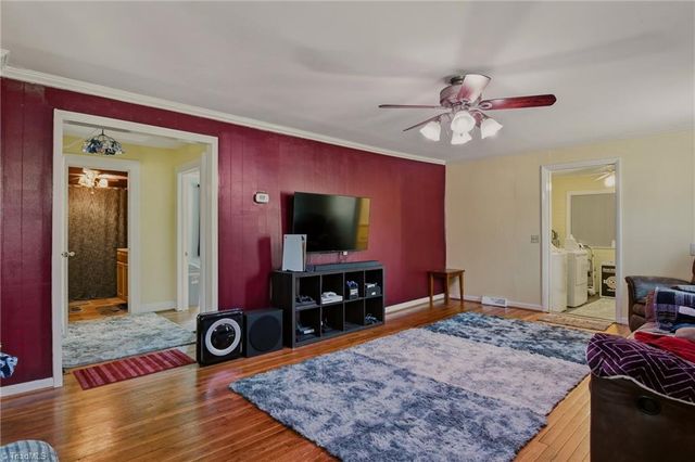 4585 Oak Ridge Drive, Winston-salem, NC 27105