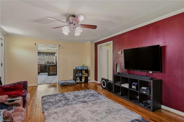 4585 Oak Ridge Drive, Winston-salem, NC 27105