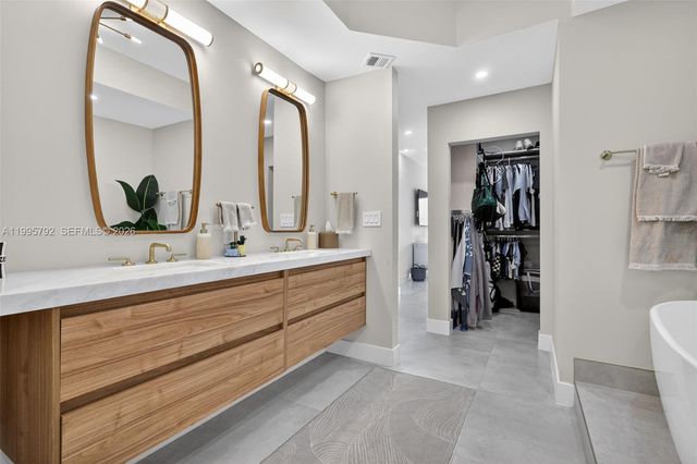 1000 ISLAND BL 3107, Aventura, FL 33160