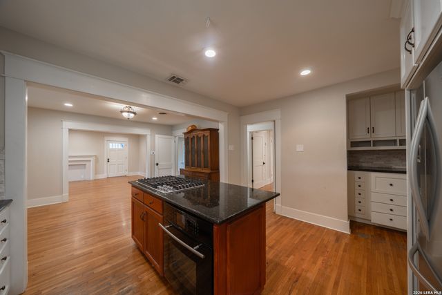 106 Brightwood Pl, San Antonio, TX 78209