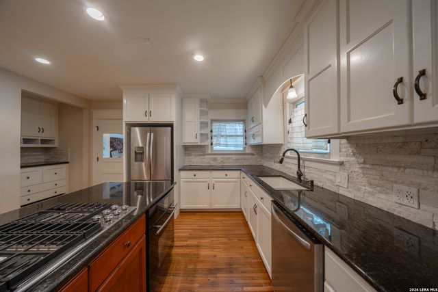 106 Brightwood Pl, San Antonio, TX 78209