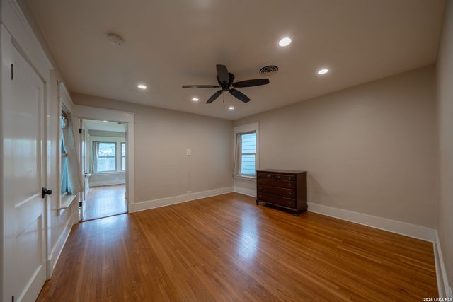 106 Brightwood Pl, San Antonio, TX 78209