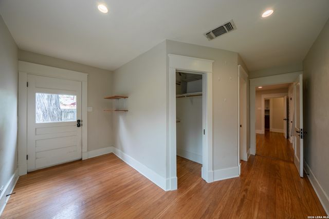 106 Brightwood Pl, San Antonio, TX 78209