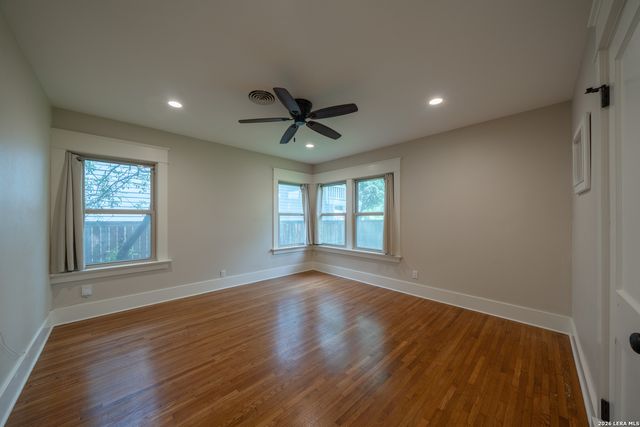 106 Brightwood Pl, San Antonio, TX 78209