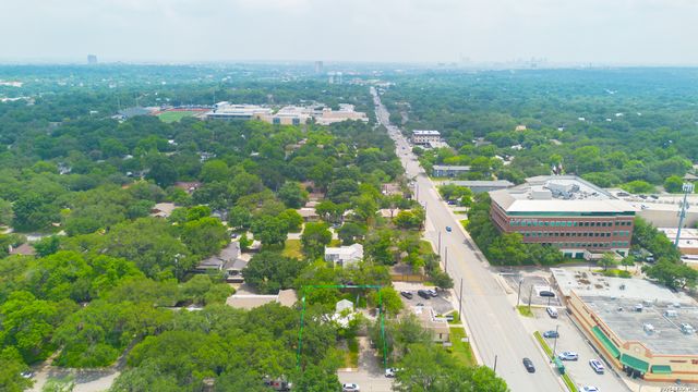 106 Brightwood Pl, San Antonio, TX 78209