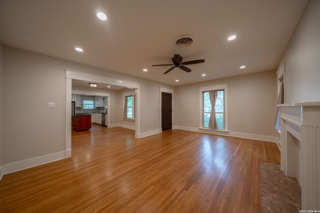 106 Brightwood Pl, San Antonio, TX 78209