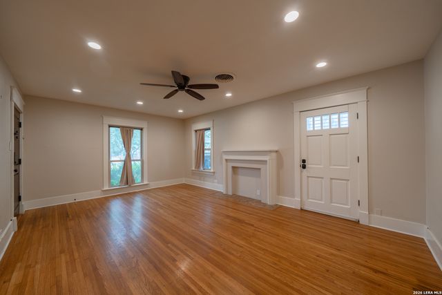 106 Brightwood Pl, San Antonio, TX 78209