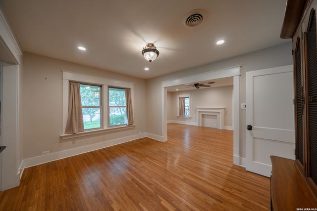 106 Brightwood Pl, San Antonio, TX 78209