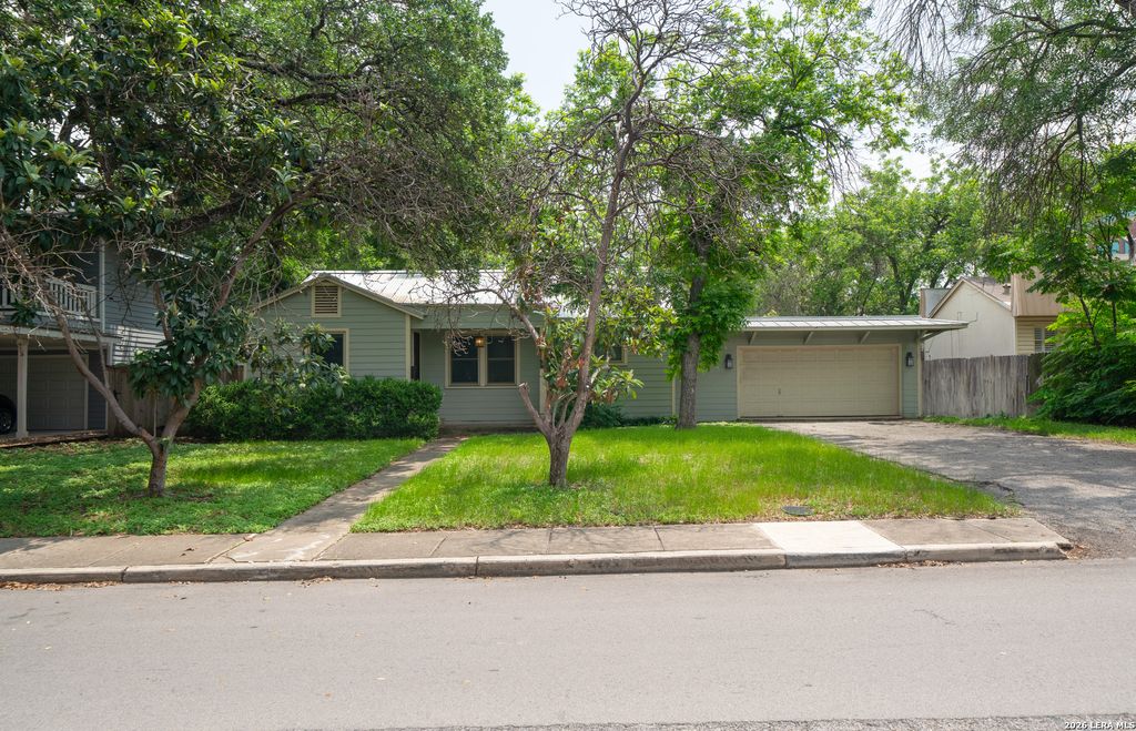 106 Brightwood Pl, San Antonio, TX 78209