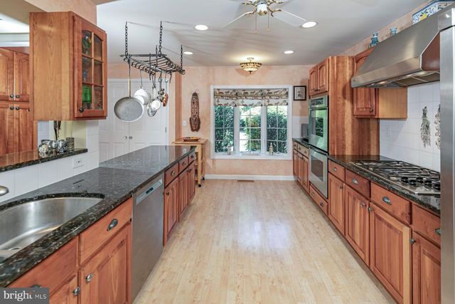 279 RIVER RD, Belle Mead, NJ 08502