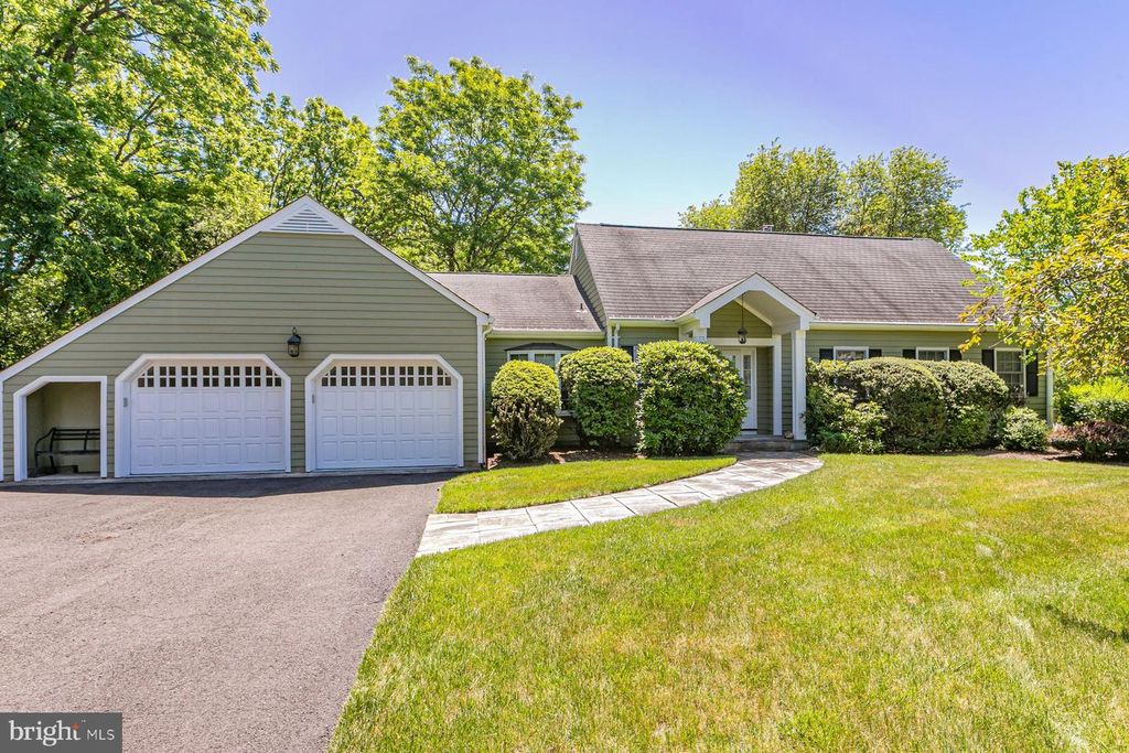 279 RIVER RD, Belle Mead, NJ 08502