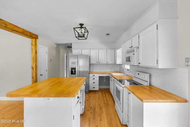 435 Sanders Lane, New Bern, NC 28562