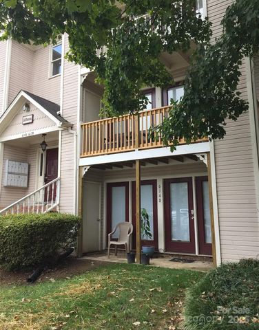 6148 Meadow Rose Lane, Charlotte, NC 28215