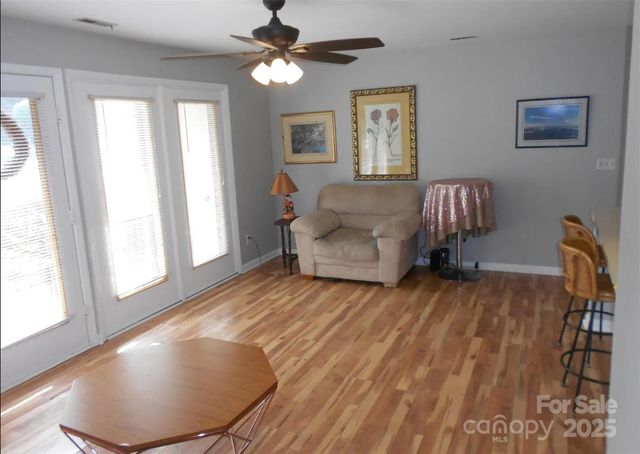 6148 Meadow Rose Lane, Charlotte, NC 28215