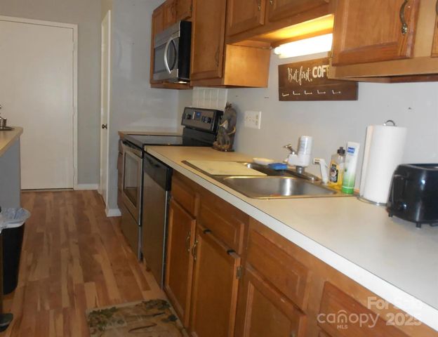 6148 Meadow Rose Lane, Charlotte, NC 28215