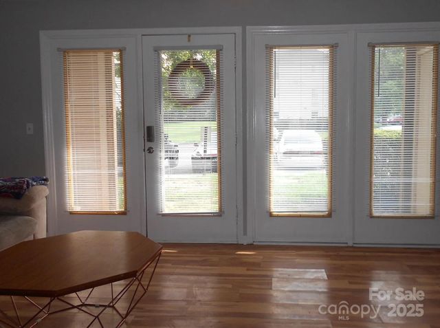6148 Meadow Rose Lane, Charlotte, NC 28215