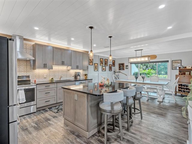 7581 CUMBERLAND ROAD 7, Seminole, FL 33777