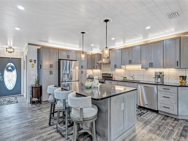 7581 CUMBERLAND ROAD 7, Seminole, FL 33777