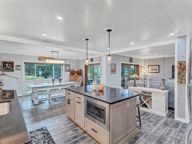 7581 CUMBERLAND ROAD 7, Seminole, FL 33777