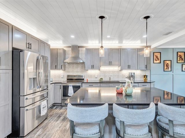 7581 CUMBERLAND ROAD 7, Seminole, FL 33777