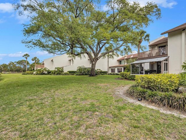 7581 CUMBERLAND ROAD 7, Seminole, FL 33777