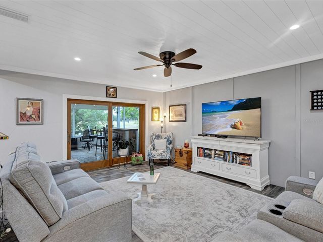 7581 CUMBERLAND ROAD 7, Seminole, FL 33777