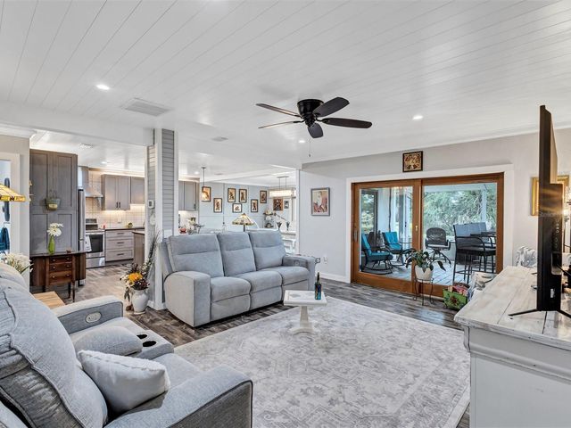 7581 CUMBERLAND ROAD 7, Seminole, FL 33777