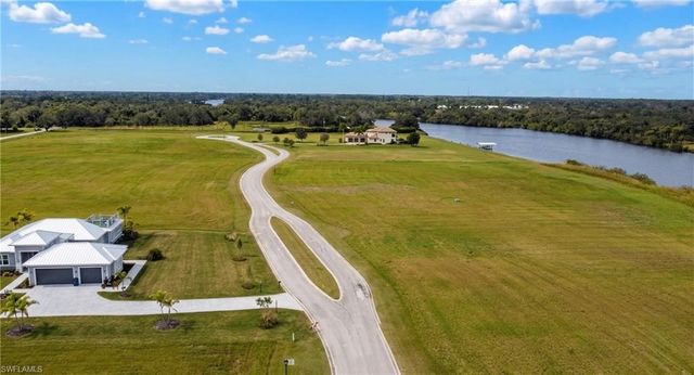 22820 Yellow Button LN, Alva, FL 33920